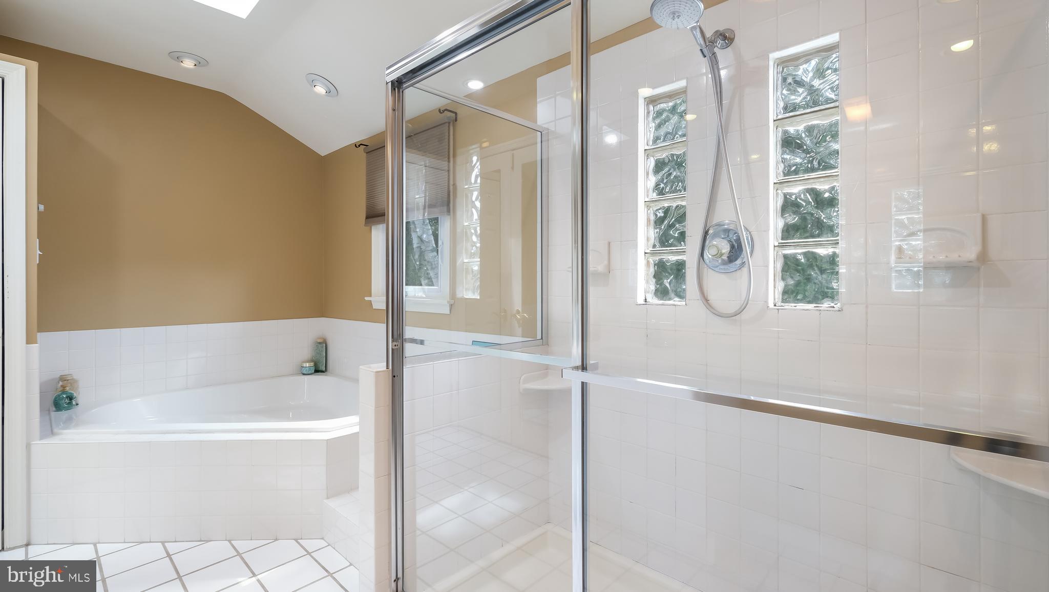 1254 Leedom Road Huntingdon Valley, PA 19006 - Photo 18 of 35 Large Shower