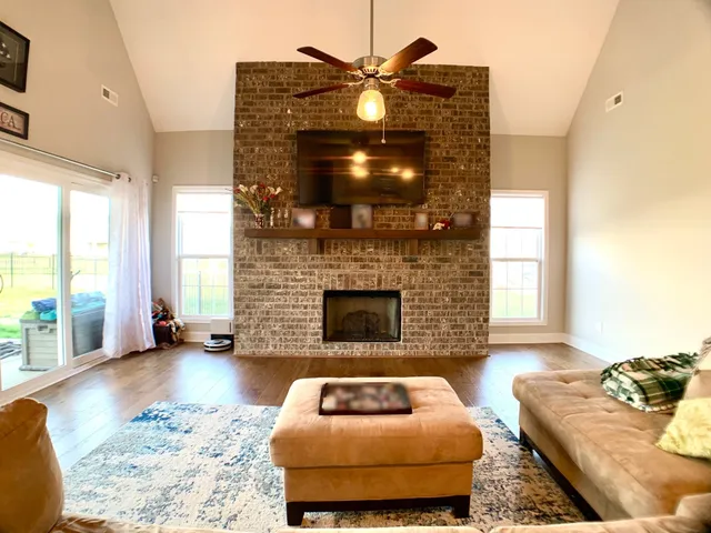 $2,700 | 585 Dexter Drive, Clarksville, TN 37043