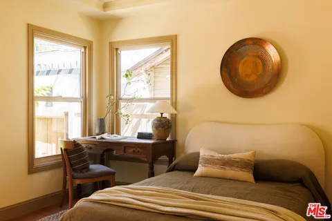 $1,399,000 | 2807 Somerset Drive, Los Angeles, CA 90016