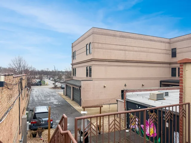 $1,550 | 206 West Main Street, Unit 2A, St. Charles, IL 60174