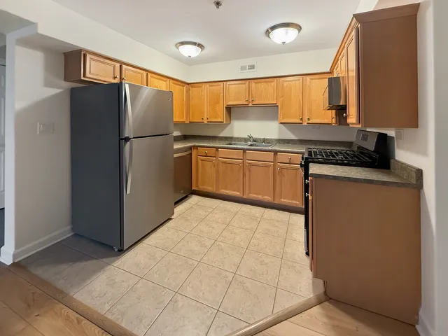 $1,550 | 206 West Main Street, Unit 2A, St. Charles, IL 60174