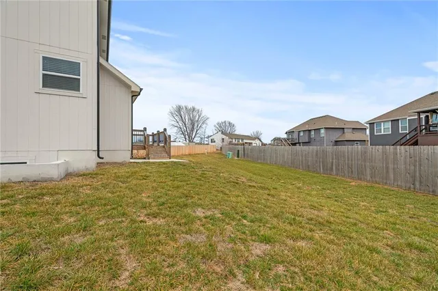 $390,000 | 949 North Cottonwood Court, Tonganoxie, KS 66086