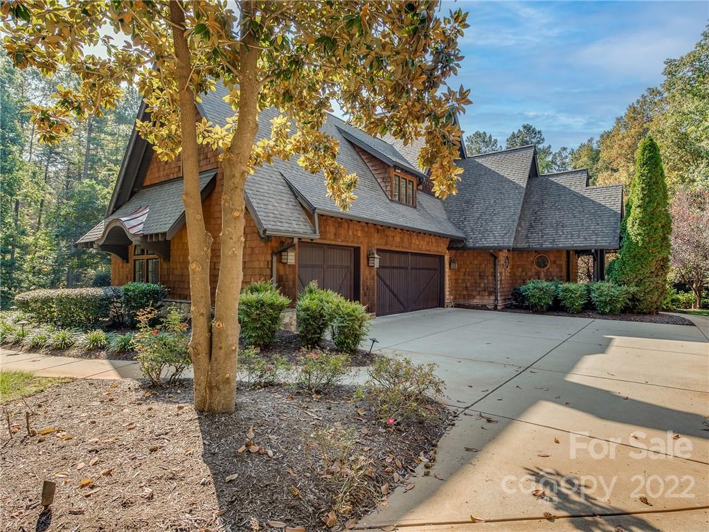 14140 Claysparrow Road Charlotte, NC 28278 - Photo 4 of 48 a front view of house with yard