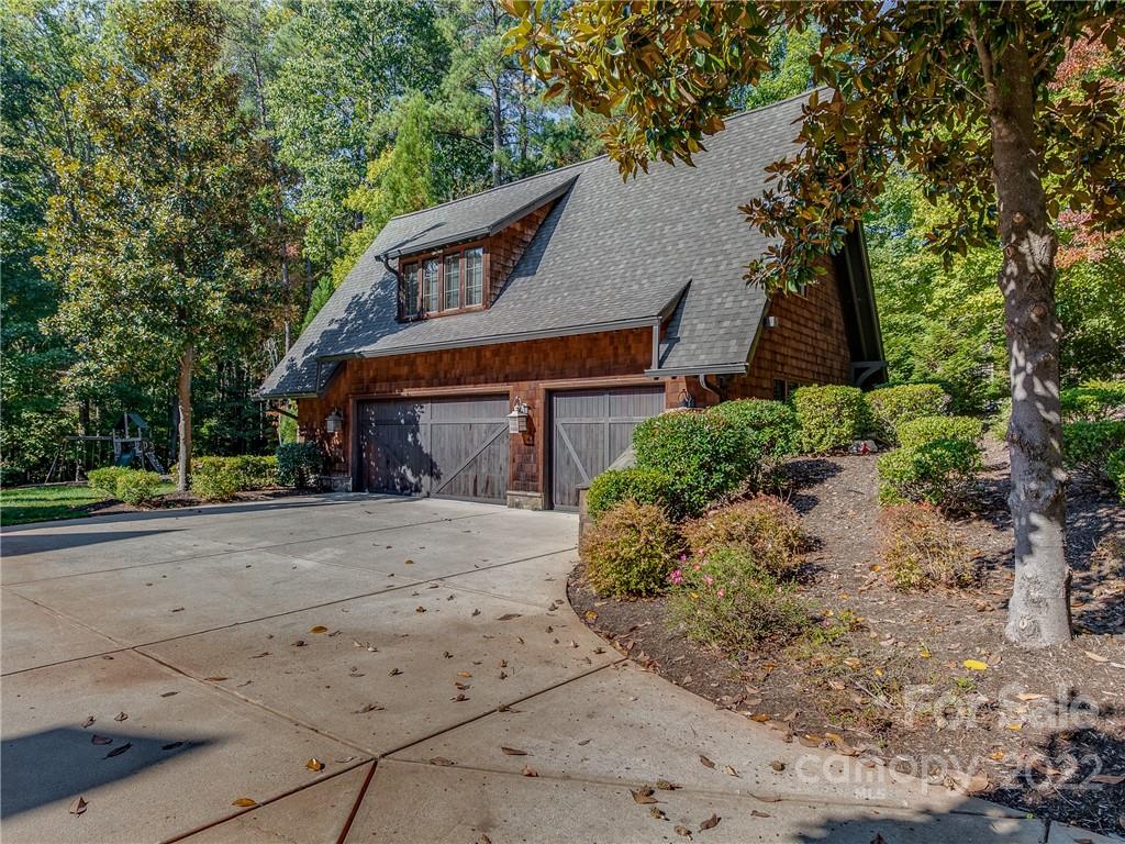 14140 Claysparrow Road Charlotte, NC 28278 - Photo 5 of 48 front view of a house