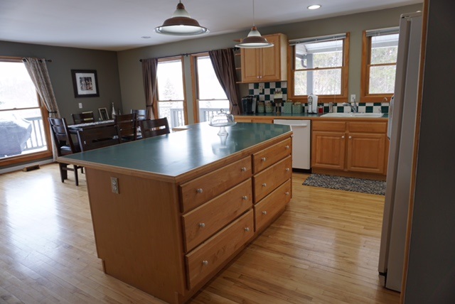 2557 Five Mile Road Traverse City, MI 49686 - Photo 6 of 30 1834077-5.JPG
