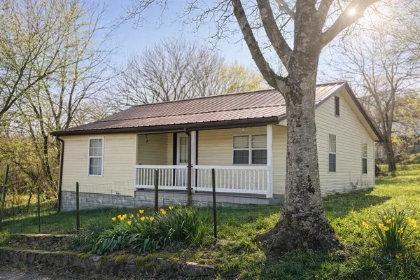 $124,900 | 311 South Mark Twain Street, Gainesboro, TN 38562