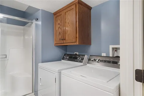 $300,000 | 101 Bridgeport Drive, Smithville, MO 64089