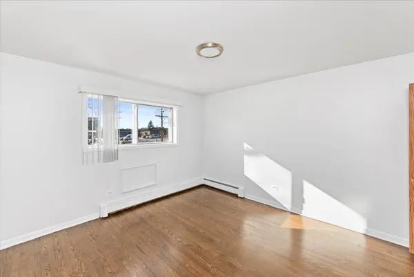 $1,450 | 600 McKinley Avenue, Unit 210, Mundelein, IL 60060