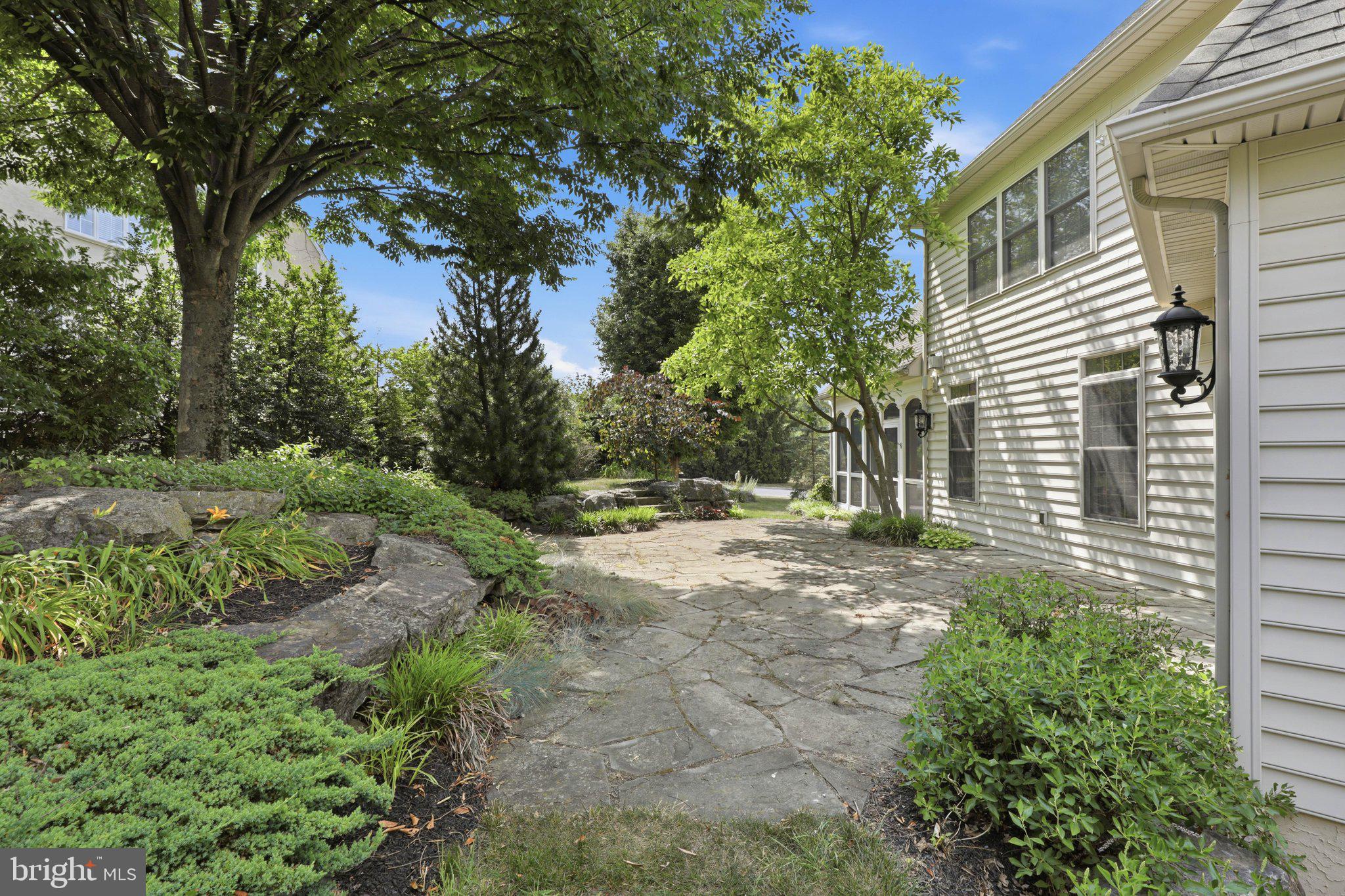 340 Royal Hunt Way Lititz, PA 17543 - Photo 56 of 65 Back Patio