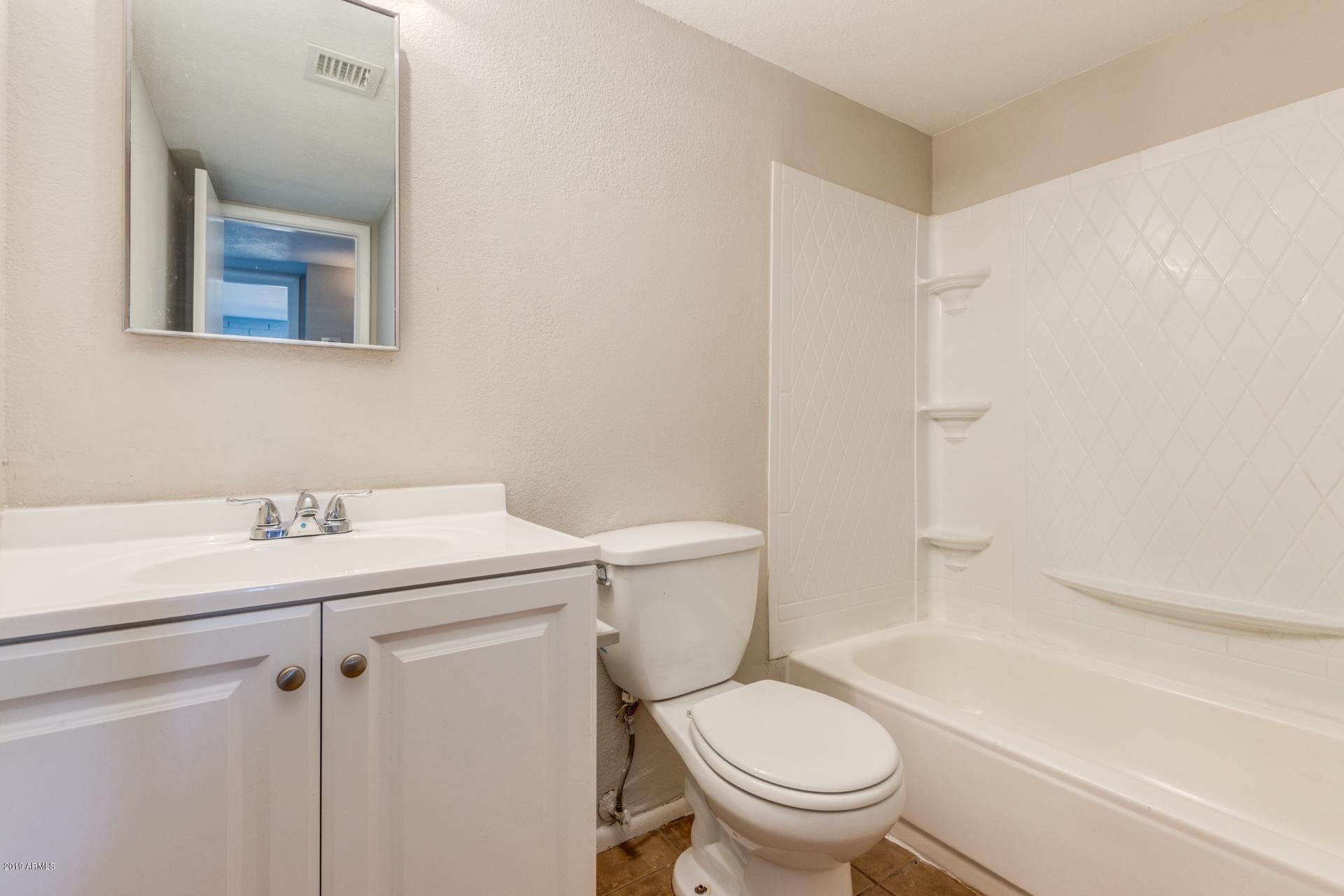 1827 West Vineyard Road Phoenix, AZ 85041 - Photo 16 of 21 0017-Vineyard (17)