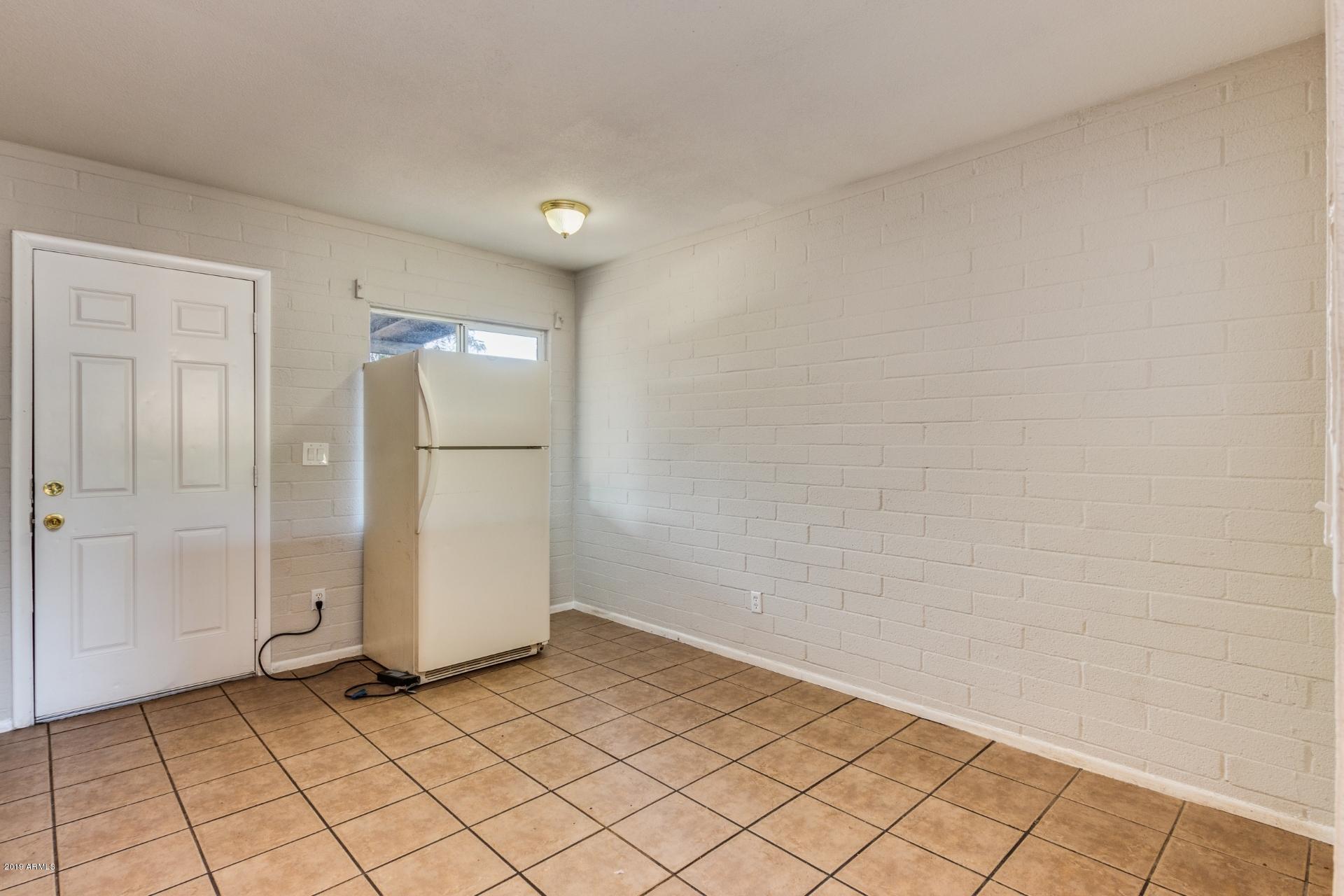 1827 West Vineyard Road Phoenix, AZ 85041 - Photo 4 of 21 0005-Vineyard (5)