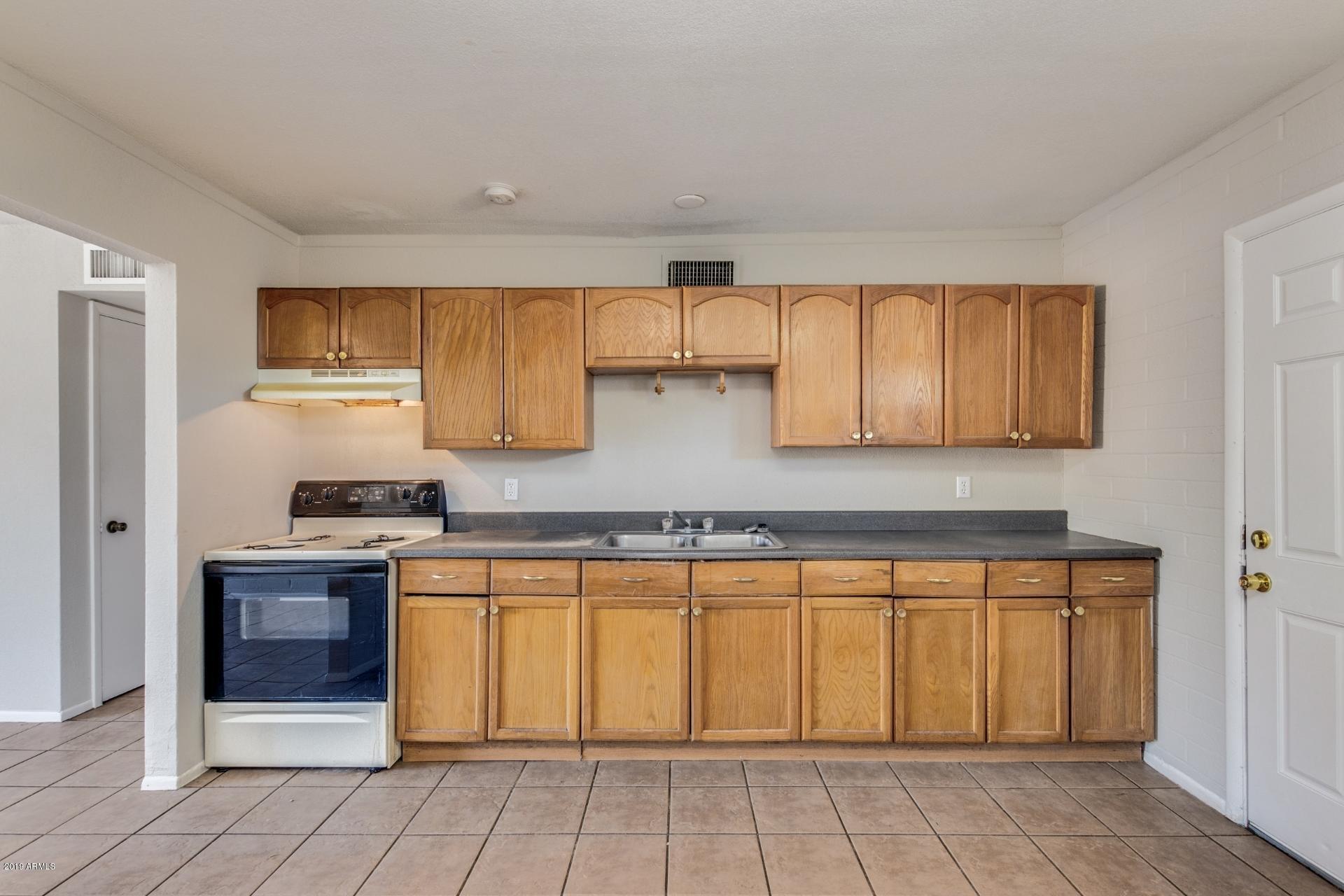 1827 West Vineyard Road Phoenix, AZ 85041 - Photo 7 of 21 0008-Vineyard (8)