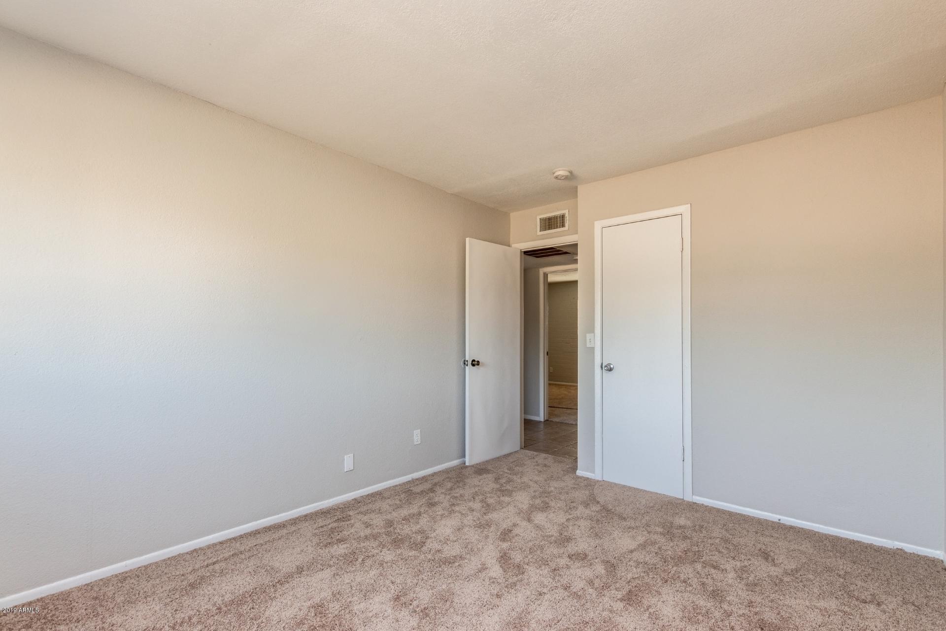 1827 West Vineyard Road Phoenix, AZ 85041 - Photo 10 of 21 0011-Vineyard (10)