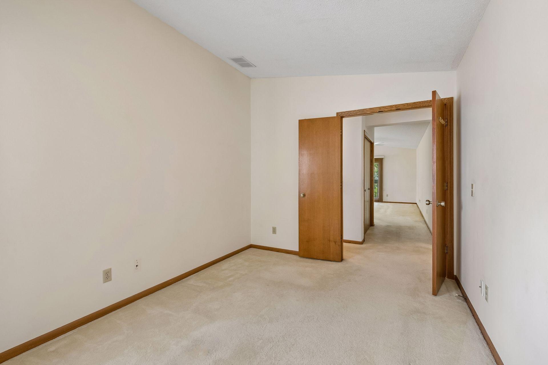 5317 Highpointe Terrace Bloomington, MN 55437 - Photo 21 of 25