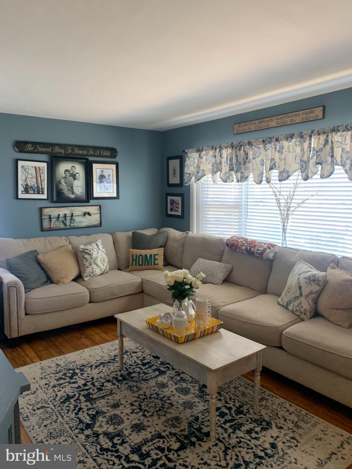 206 Embleton Road Owings Mills, MD 21117 - Photo 2 of 29 Living room