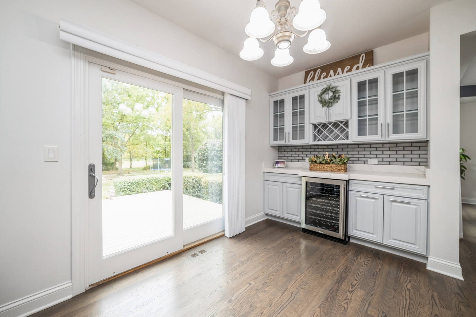 19217 Beck Road Marengo, IL 60152 - Photo 6 of 30 a kitchen with a stove window and cabinets