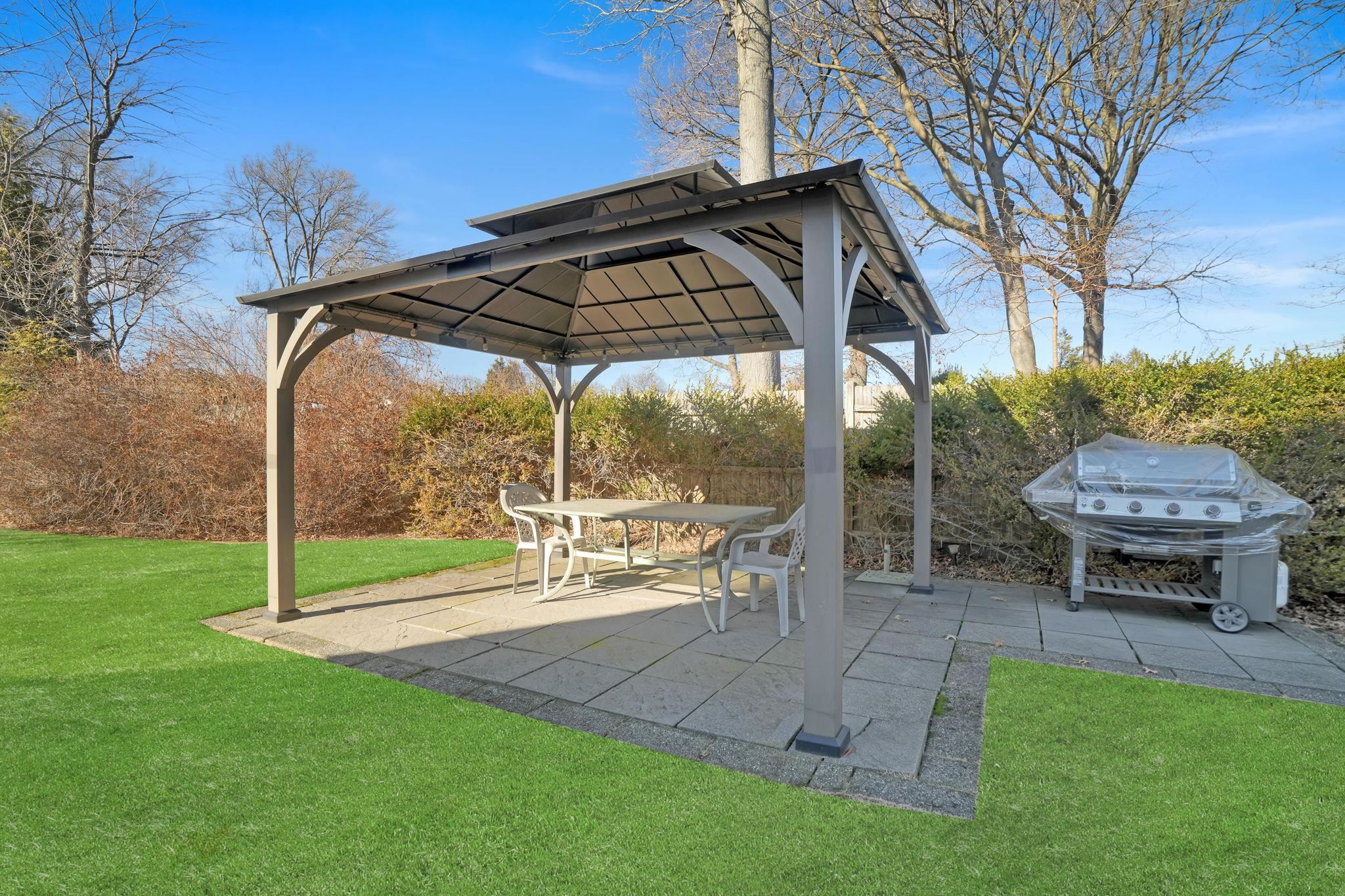 10 Lynn Court Rutherford, NJ 07070 - Photo 35 of 37 a view of a child park