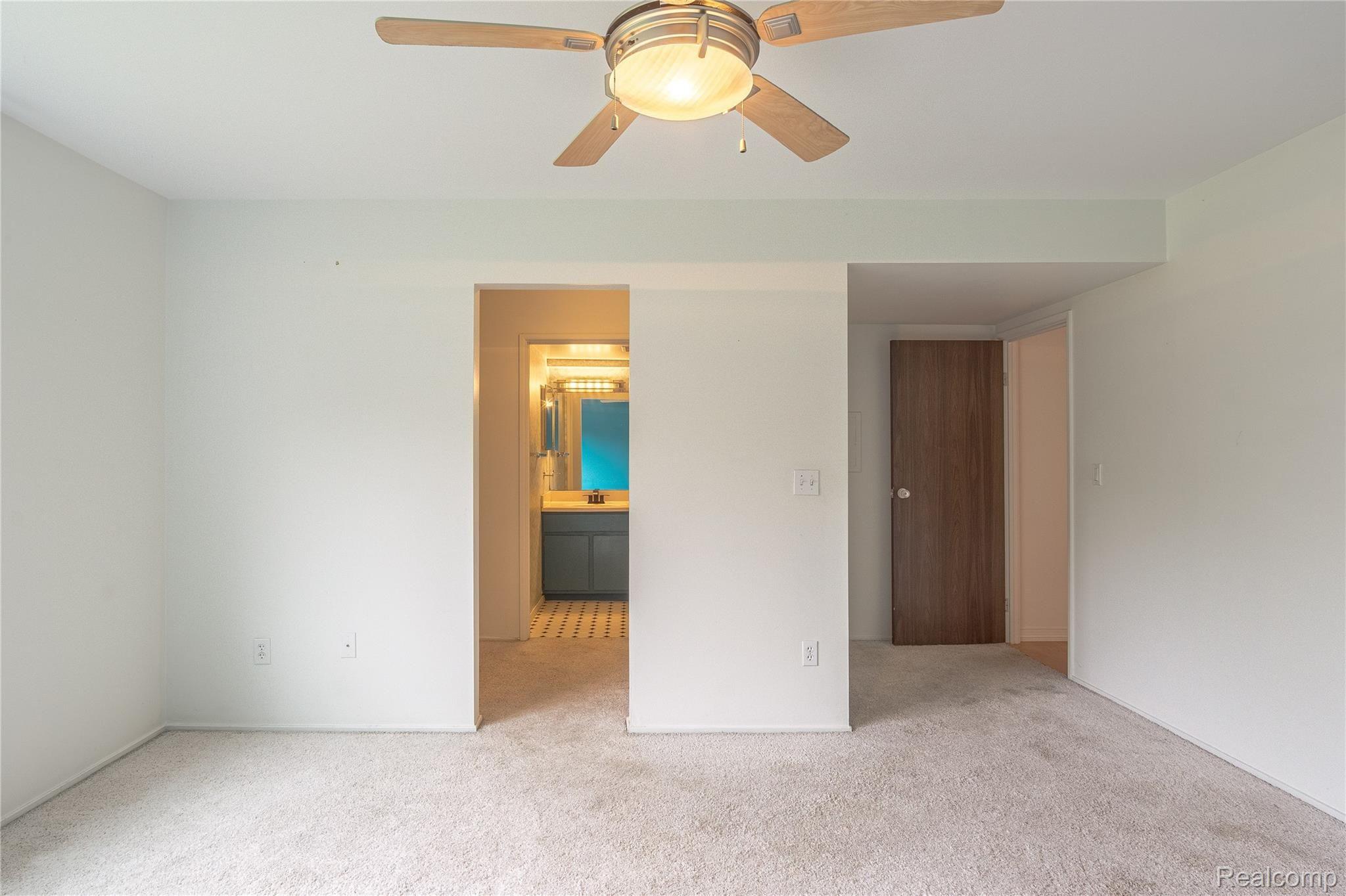1245 South Maple Road, Unit 105 Ann Arbor, MI 48103 - Photo 13 of 22 Interiors (17 of 23).jpg