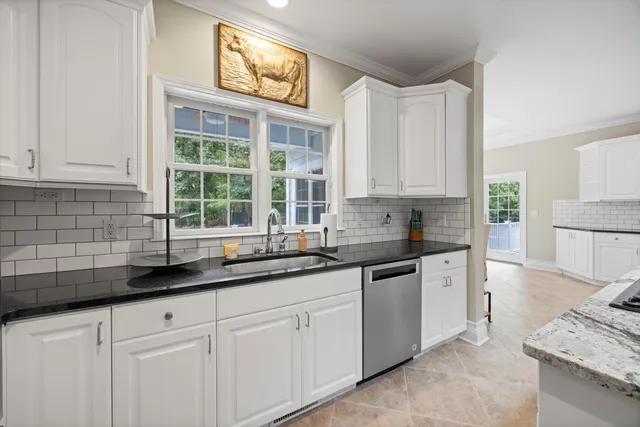 $999,999 | 2168 Bluff View Drive, Dunlap, TN 37327