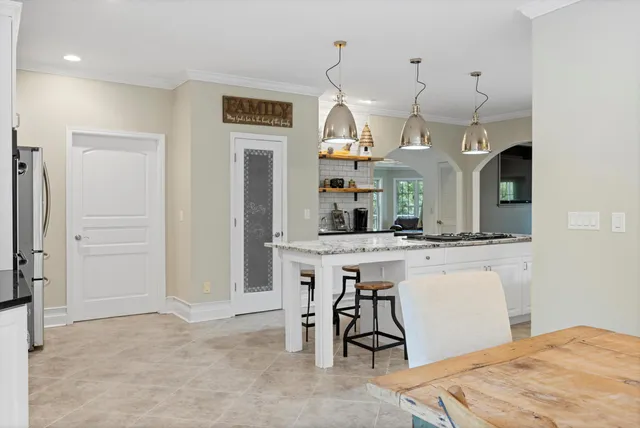 $999,999 | 2168 Bluff View Drive, Dunlap, TN 37327