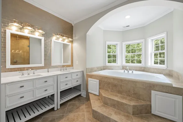 $999,999 | 2168 Bluff View Drive, Dunlap, TN 37327