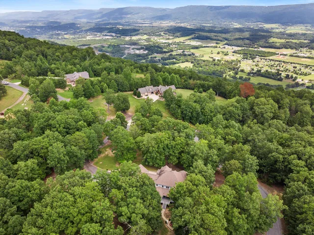 $999,999 | 2168 Bluff View Drive, Dunlap, TN 37327