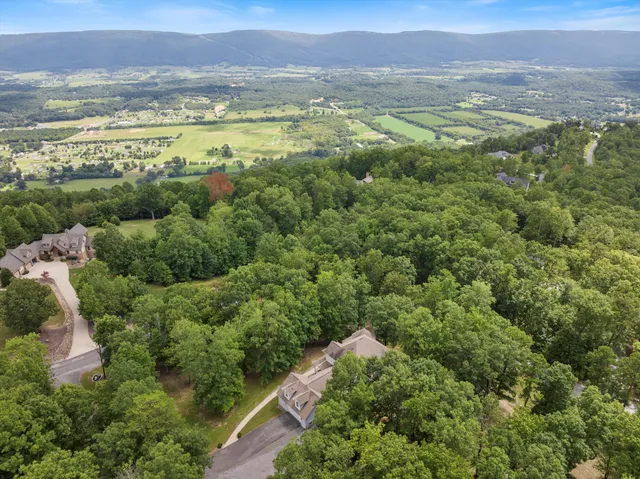 $999,999 | 2168 Bluff View Drive, Dunlap, TN 37327