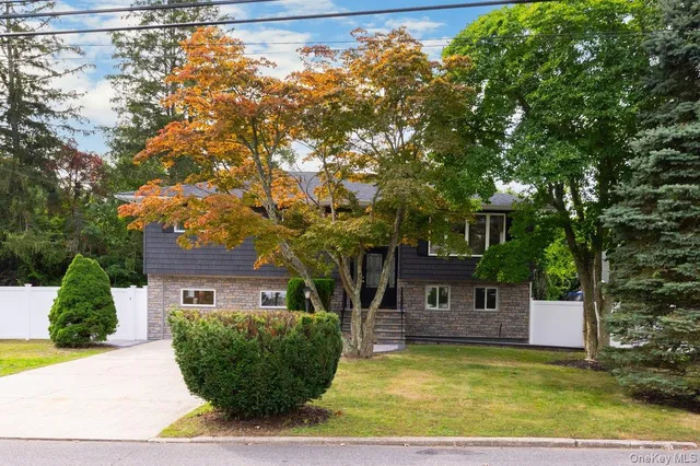 $999,999 | 22 Brian Drive, East Islip, NY 11730