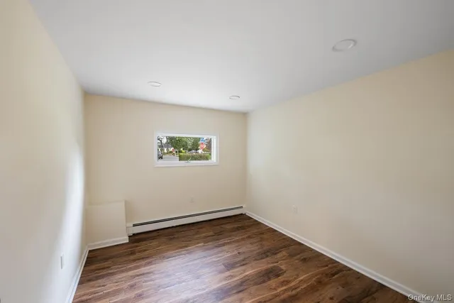 $999,999 | 22 Brian Drive, East Islip, NY 11730