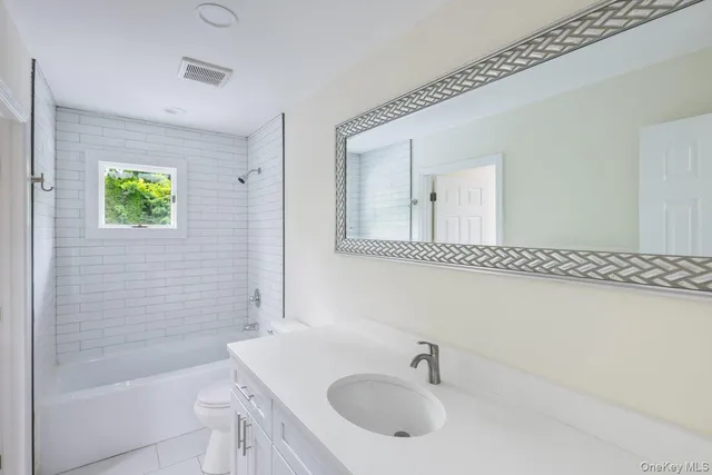 $999,999 | 22 Brian Drive, East Islip, NY 11730