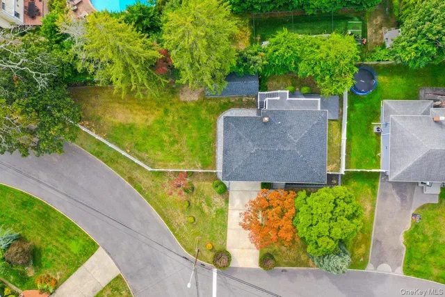 $999,999 | 22 Brian Drive, East Islip, NY 11730