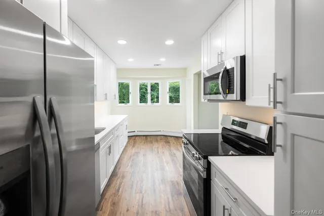 $999,999 | 22 Brian Drive, East Islip, NY 11730