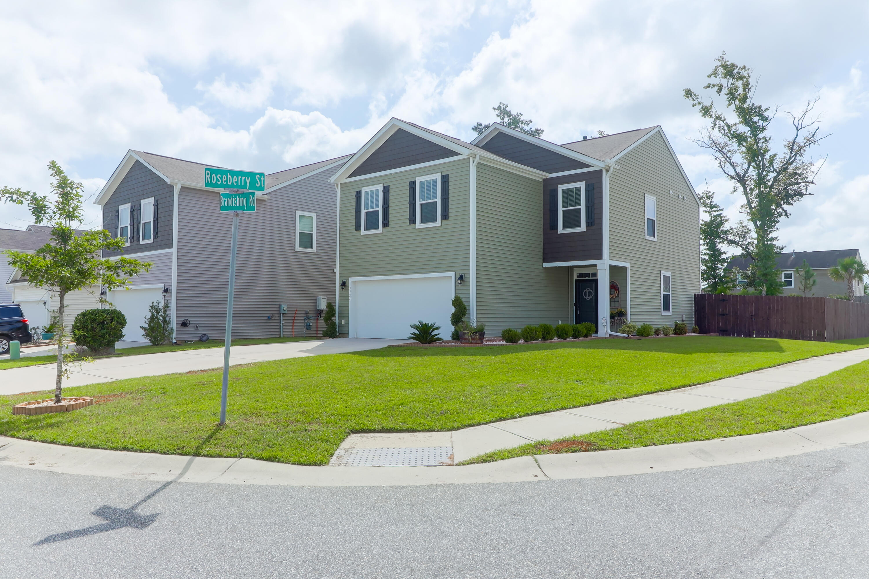 9724 Brandishing Road Ladson, SC 29456 - Photo 4 of 56 9724 Brandishing (3)
