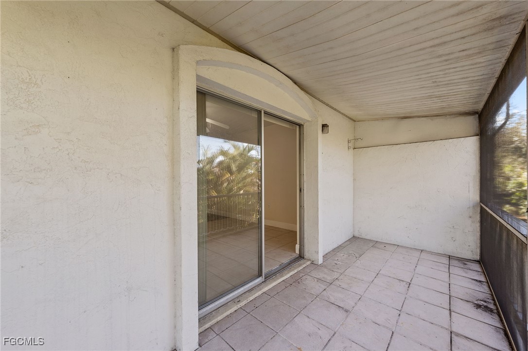 2828 Jackson Street, Unit D8 Fort Myers, FL 33901 - Photo 19 of 37 a view of an empty room