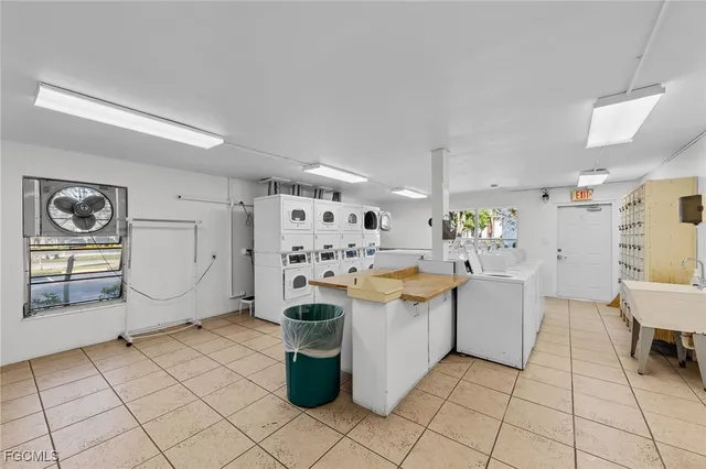 $69,999 | 2828 Jackson Street, Unit D8, Fort Myers, FL 33901