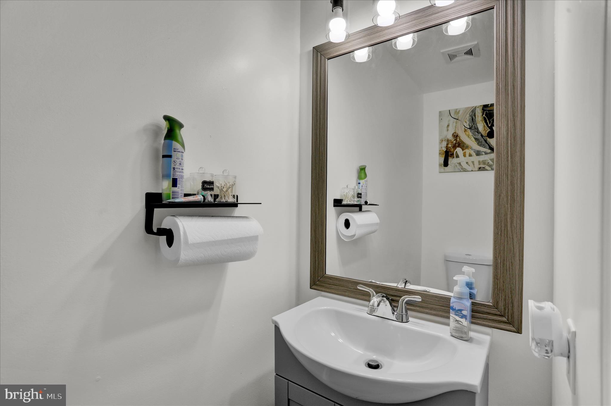 36 Hayden Circle Reading, PA 19606 - Photo 21 of 41 a bathroom with a sink and mirror
