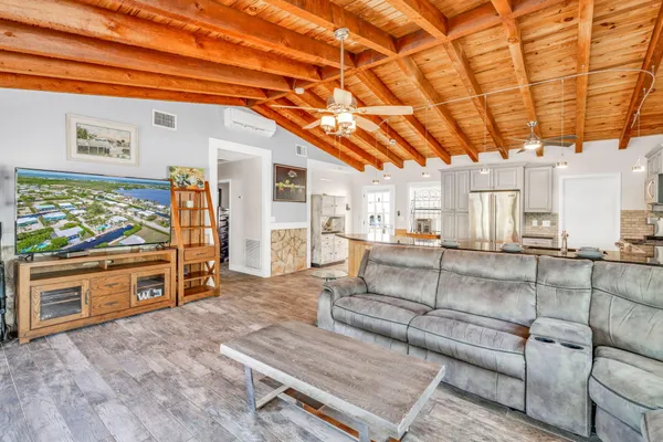 $999,000 | 30366 Falcon Lane, Big Pine Key, FL 33043