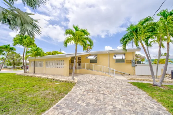 $999,000 | 30366 Falcon Lane, Big Pine Key, FL 33043