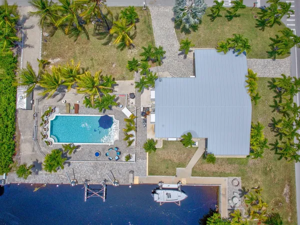 $999,000 | 30366 Falcon Lane, Big Pine Key, FL 33043