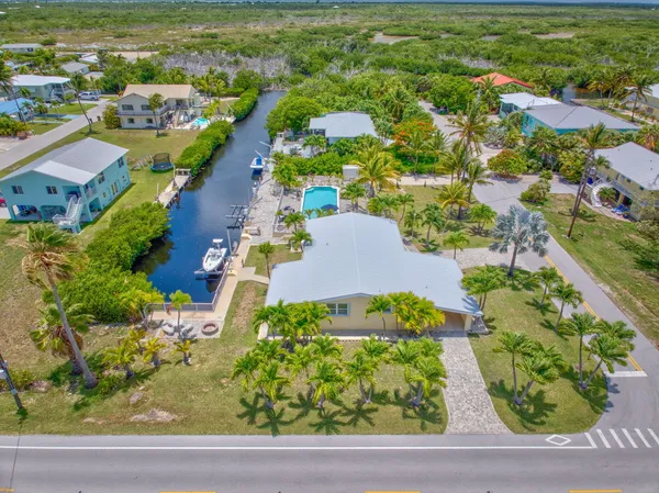 $999,000 | 30366 Falcon Lane, Big Pine Key, FL 33043