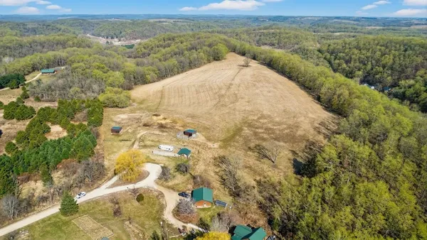 $849,900 | 19004 Kestrel Ridge Lane, Richland Center, WI 53581