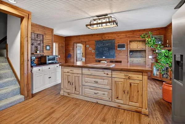$849,900 | 19004 Kestrel Ridge Lane, Richland Center, WI 53581