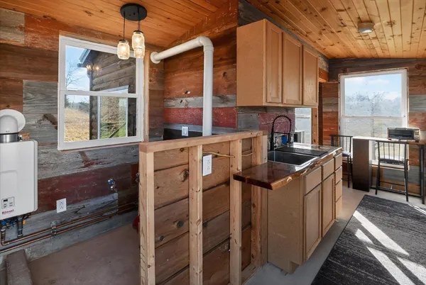 $849,900 | 19004 Kestrel Ridge Lane, Richland Center, WI 53581