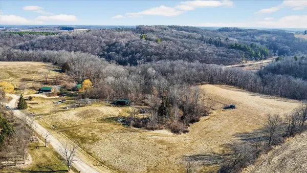$849,900 | 19004 Kestrel Ridge Lane, Richland Center, WI 53581