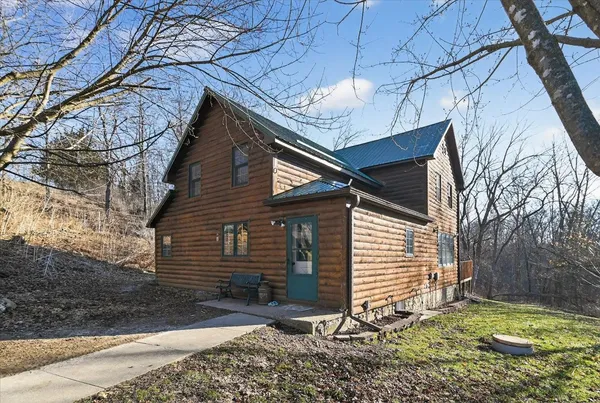 $849,900 | 19004 Kestrel Ridge Lane, Richland Center, WI 53581