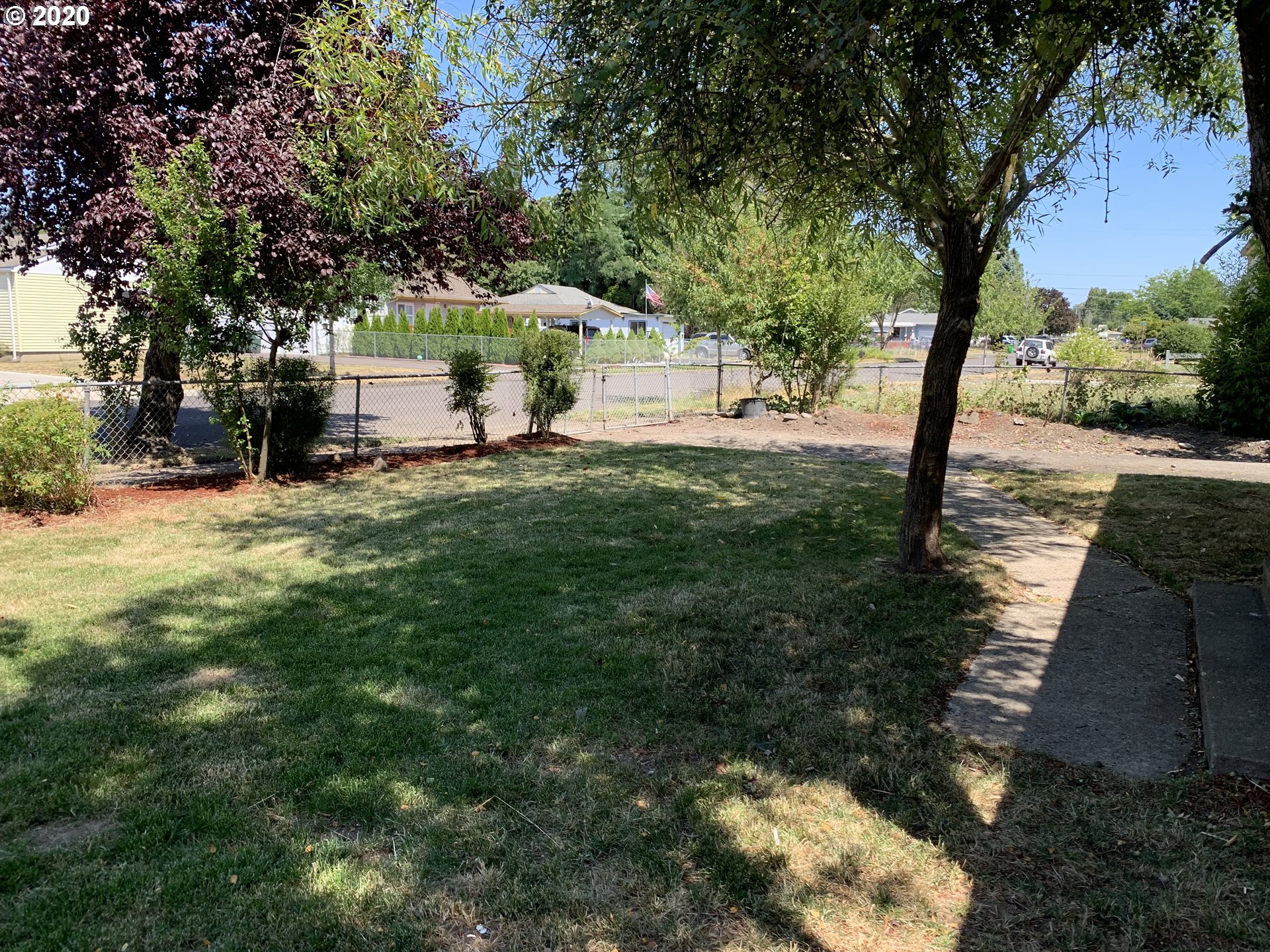 1857 H Street Springfield, OR 97477 - Photo 3 of 30