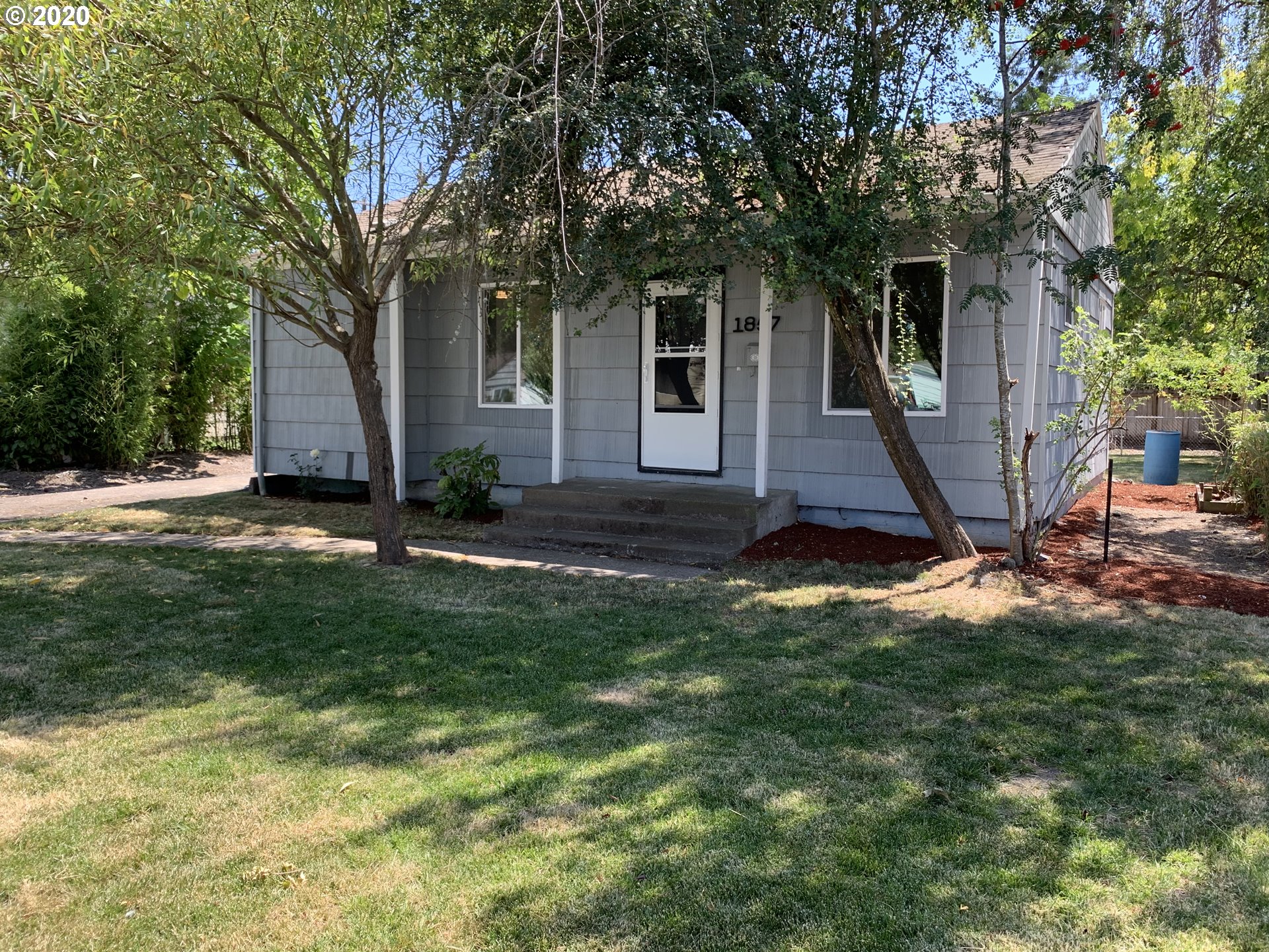 1857 H Street Springfield, OR 97477 - Photo 4 of 30