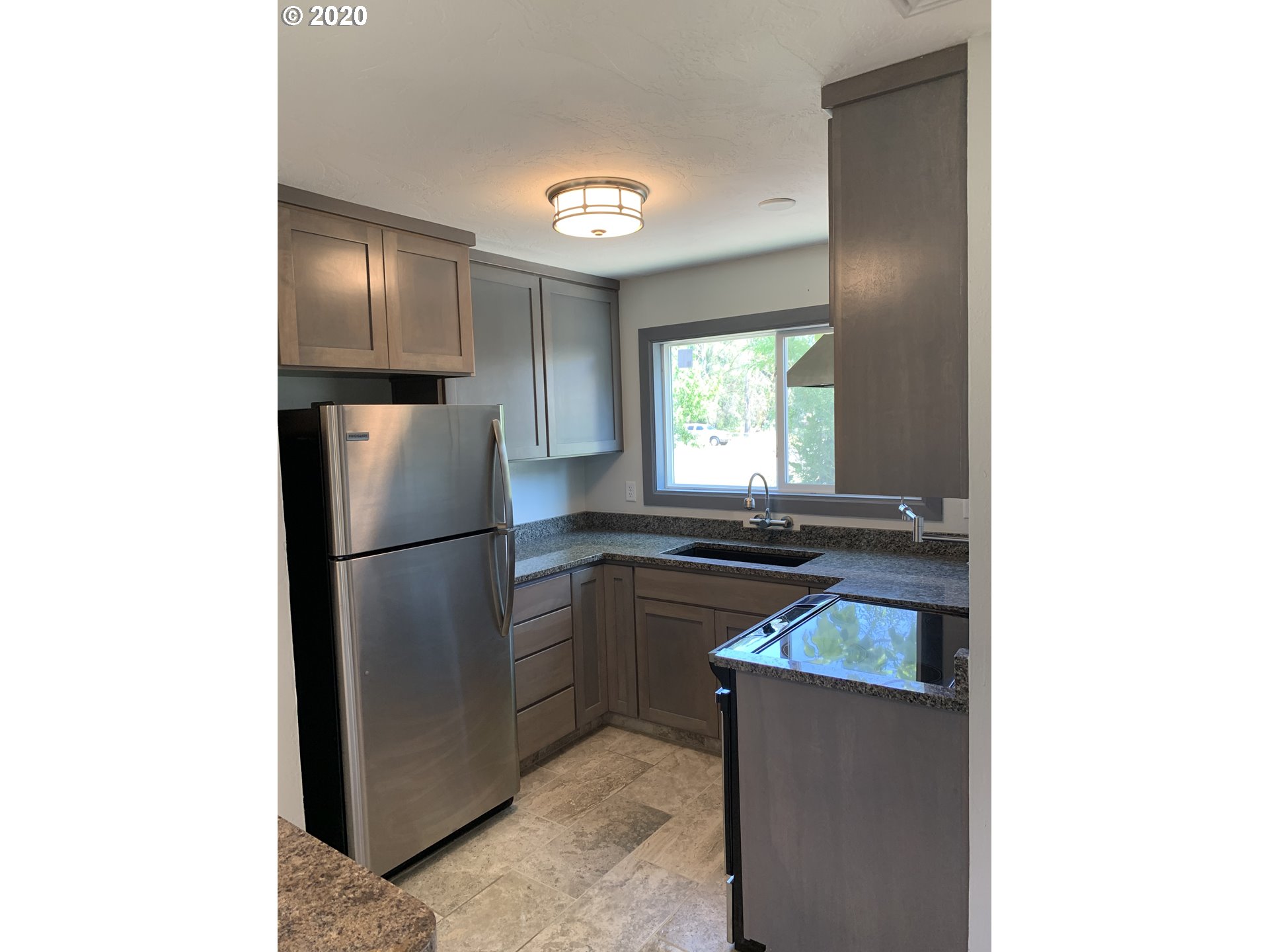 1857 H Street Springfield, OR 97477 - Photo 8 of 30