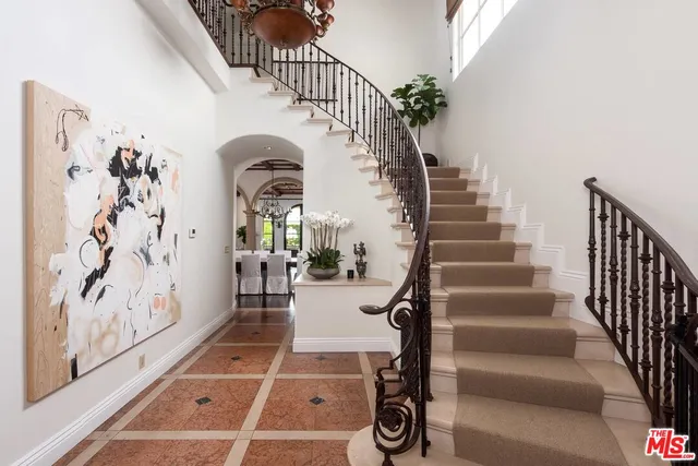 a view of entryway with a front door