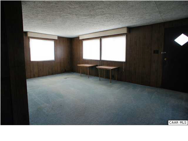 810 Chopping Road Mineral, VA 23117 - Photo 12 of 20 a open hall with a window